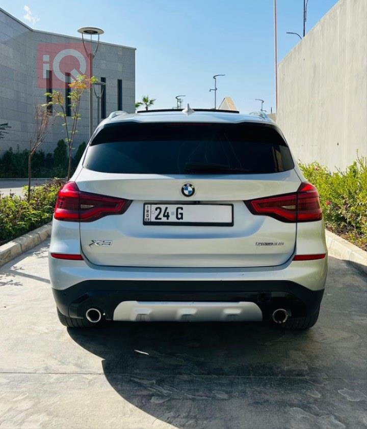 بی ئێم دەبڵیو X3